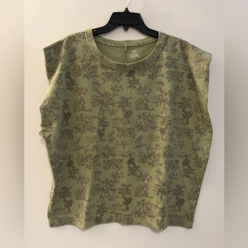 NWT Aerie Sage Green Jungle Print Sleeveless Top size M